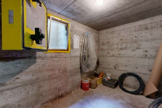 leerer raum mit concrete ceiling, betondecke, concrete floor, betonboden, und concrete wall
