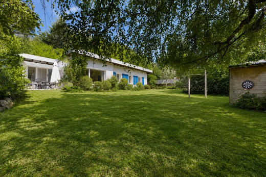 garten mit rasen, property visible, day time, und from property