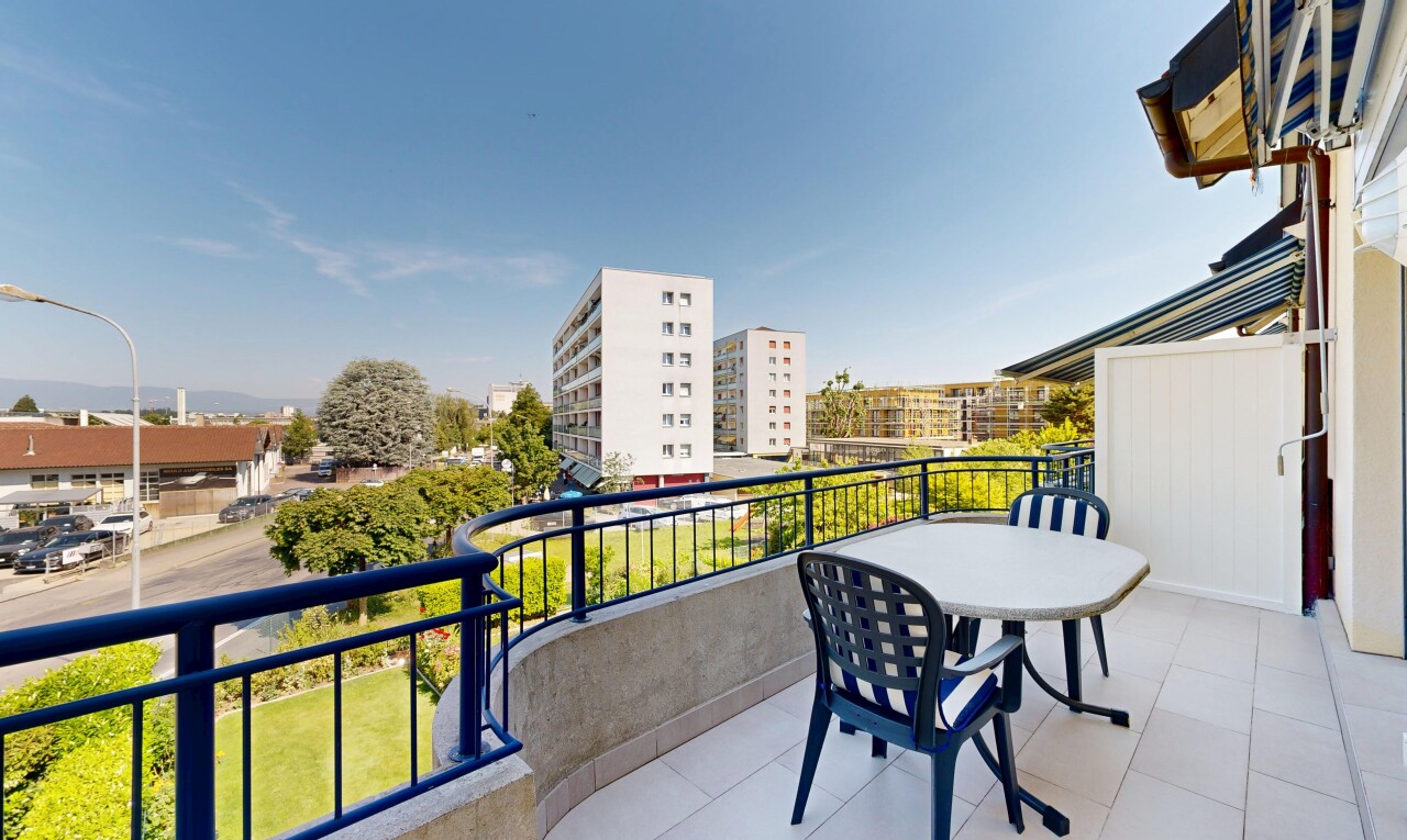 balcon avec from property, day time, apartment complex view, et balcon