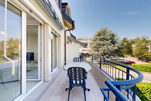 balcon avec day time, balcon, et from property