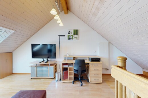 bureau avec pièce supplémentaire, wood ceiling, plafond en bois, vaulted ceiling, et plafond voûté