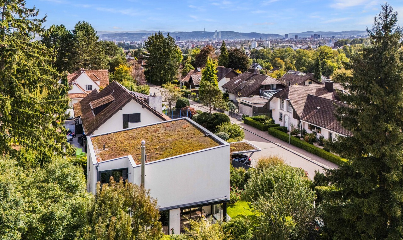 außenansicht mit day time, residential view, wohngebietblick, balkon, und mountain view