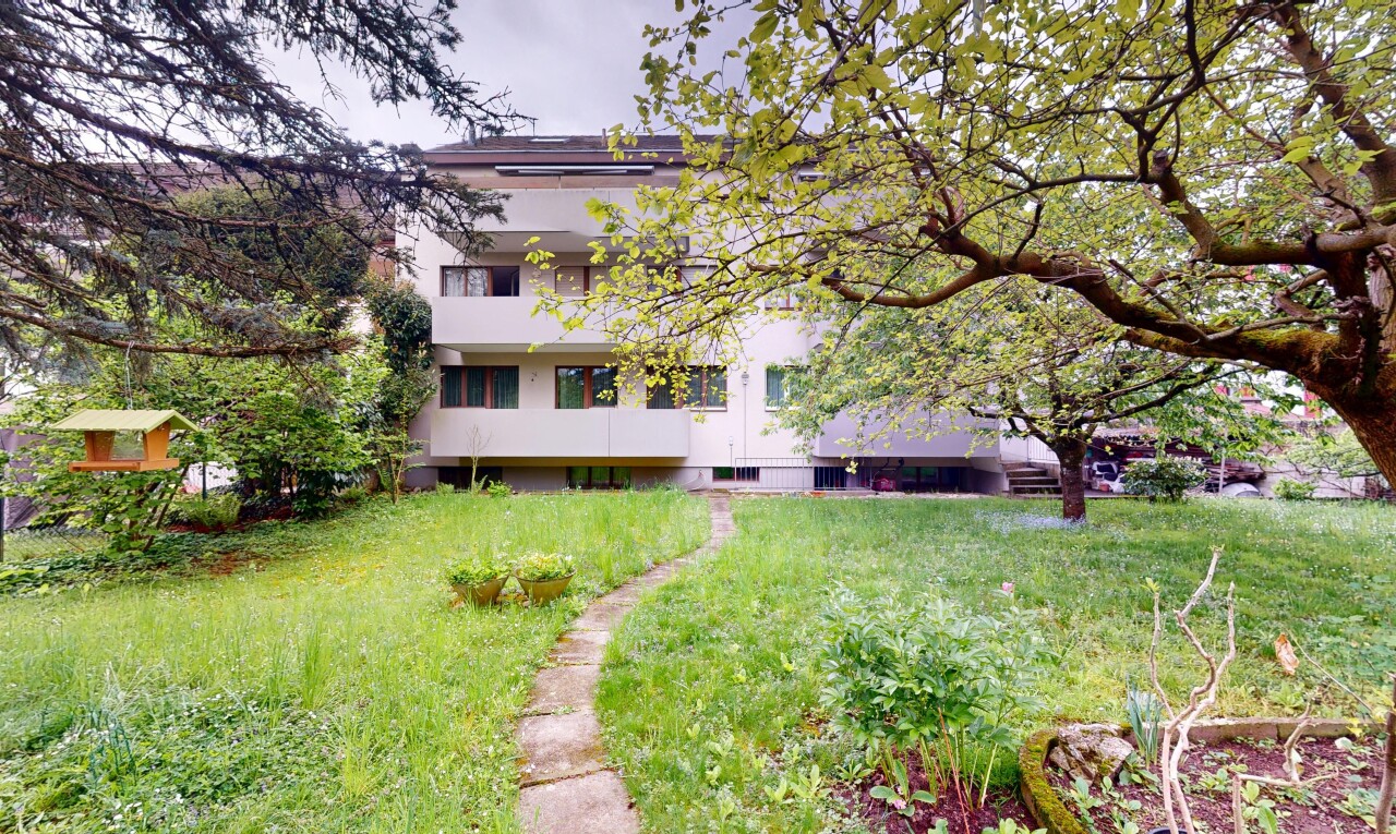 jardin avec property visible