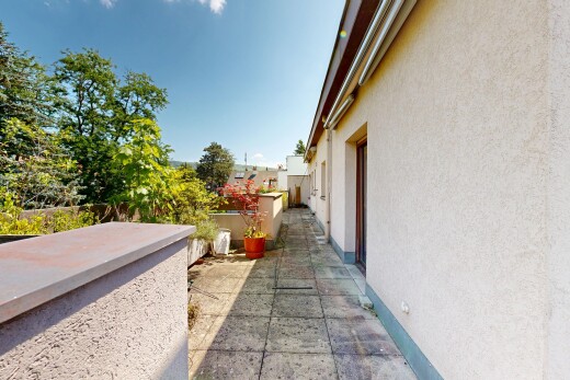balcon avec from property et day time