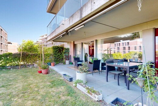 terrasse mit from property, terrasse, day time, rasen, und essbereich im freien