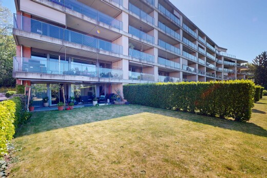 außenansicht mit blick auf wohnanlage, apartment complex view, from community, und day time