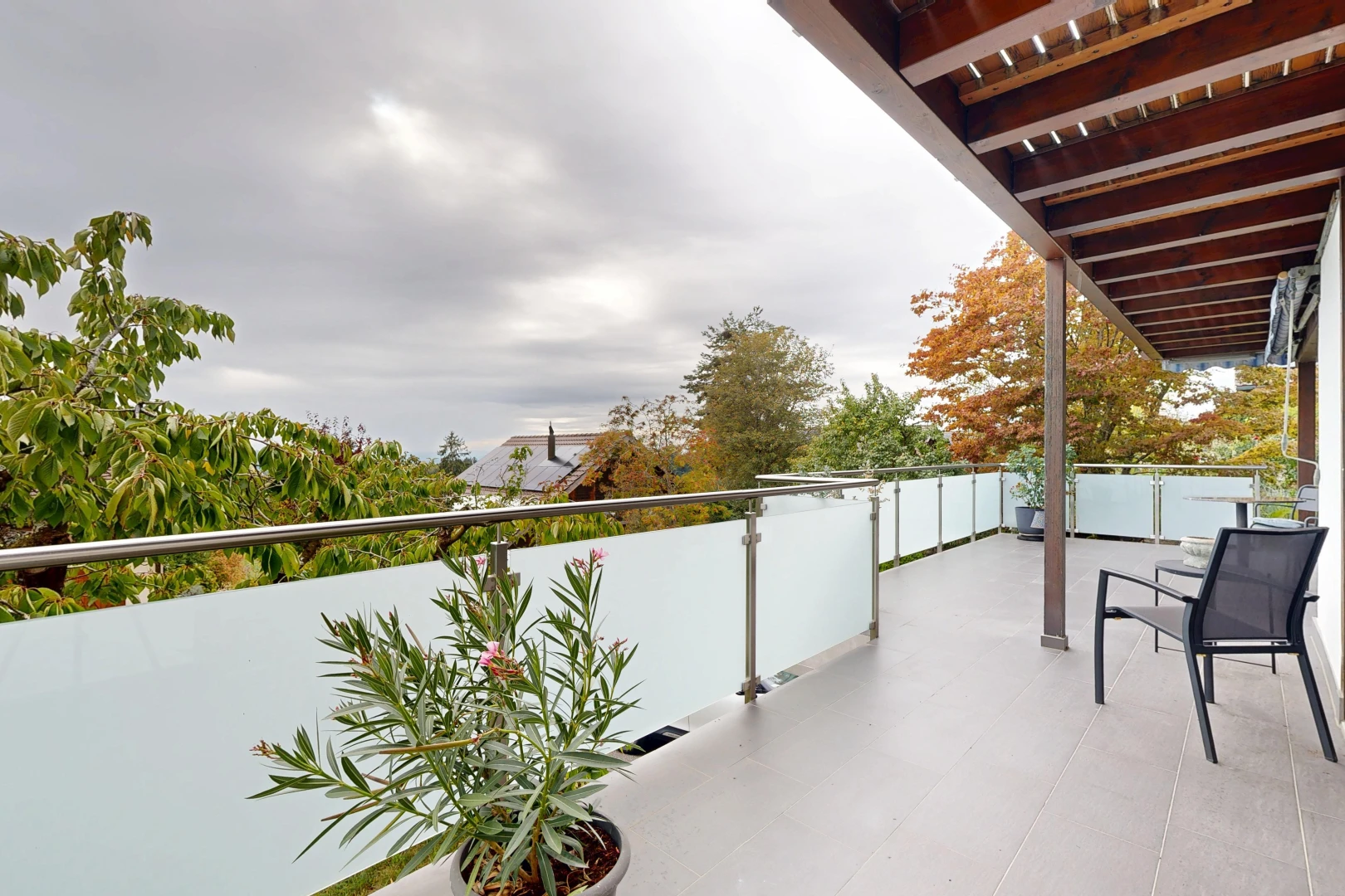 balkon mit overcast und from property