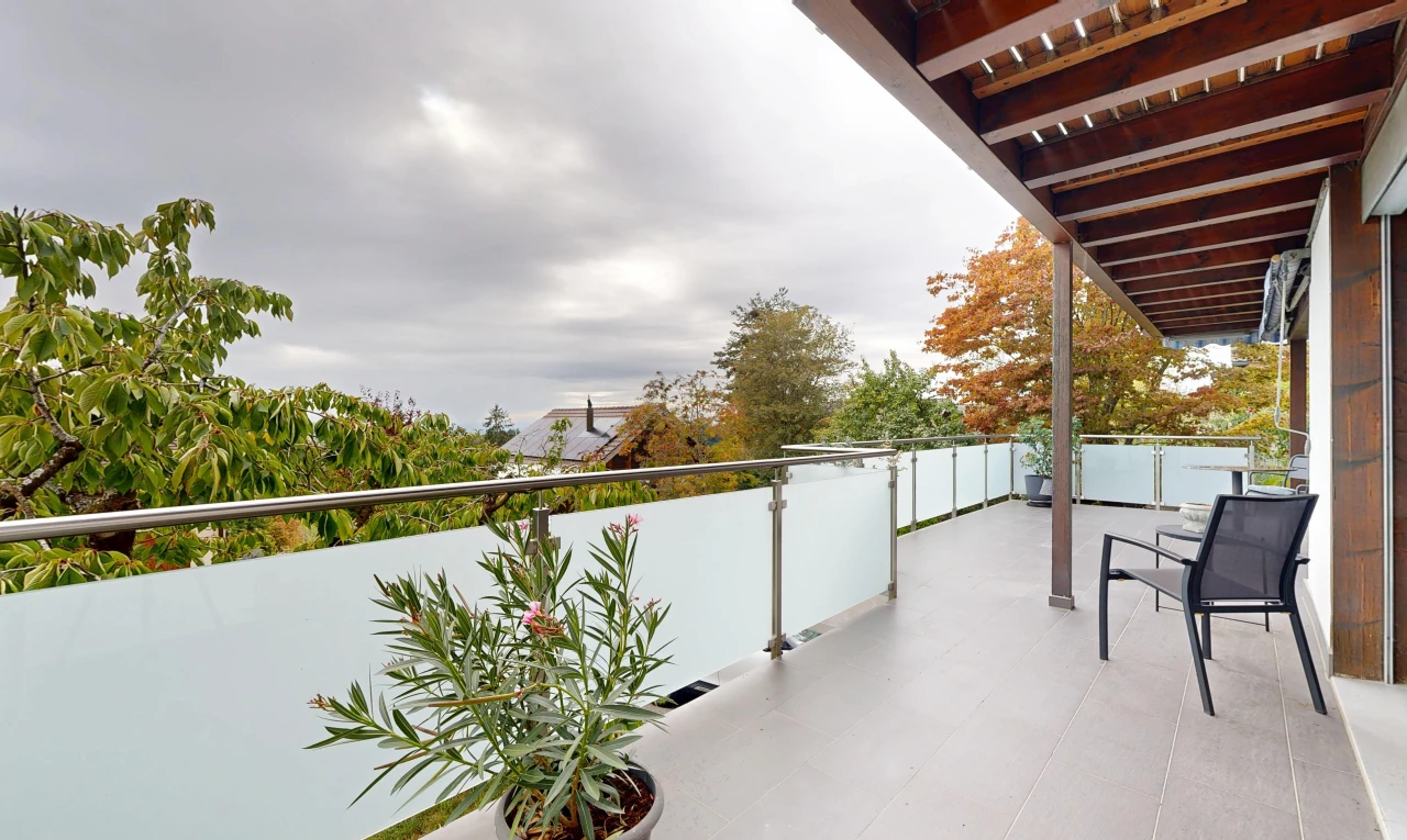 balkon mit overcast und from property