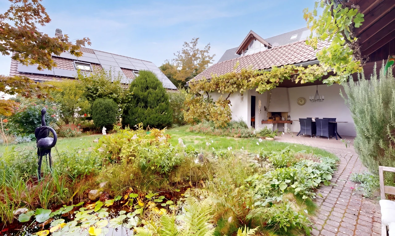 garten mit terrasse, from property, day time, und solaranlage