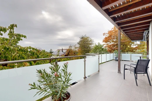 balkon mit overcast und from property