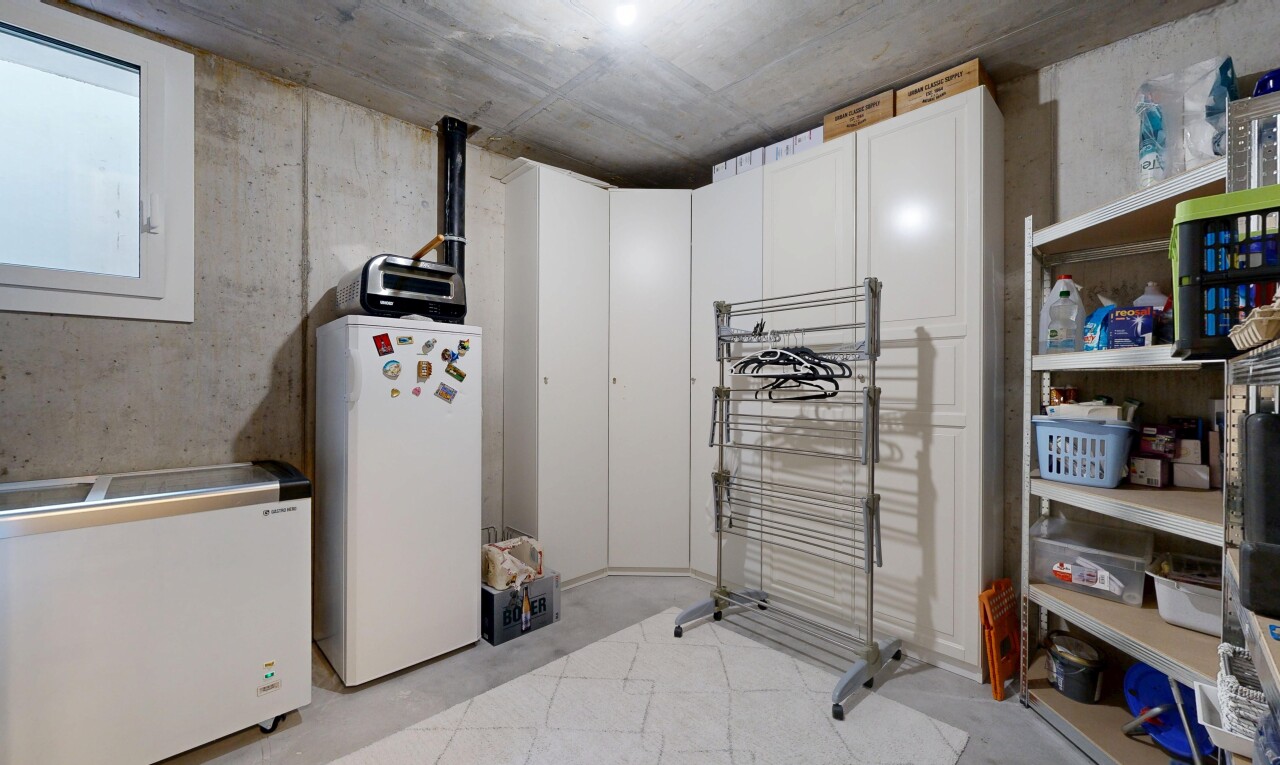 küche mit concrete wall, betonmauer, kühlschrank, concrete floor, und betonboden