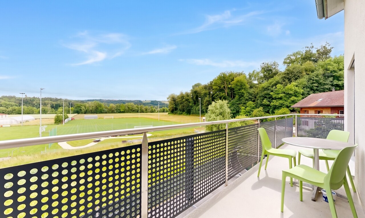 balkon mit from property, balkon, und day time
