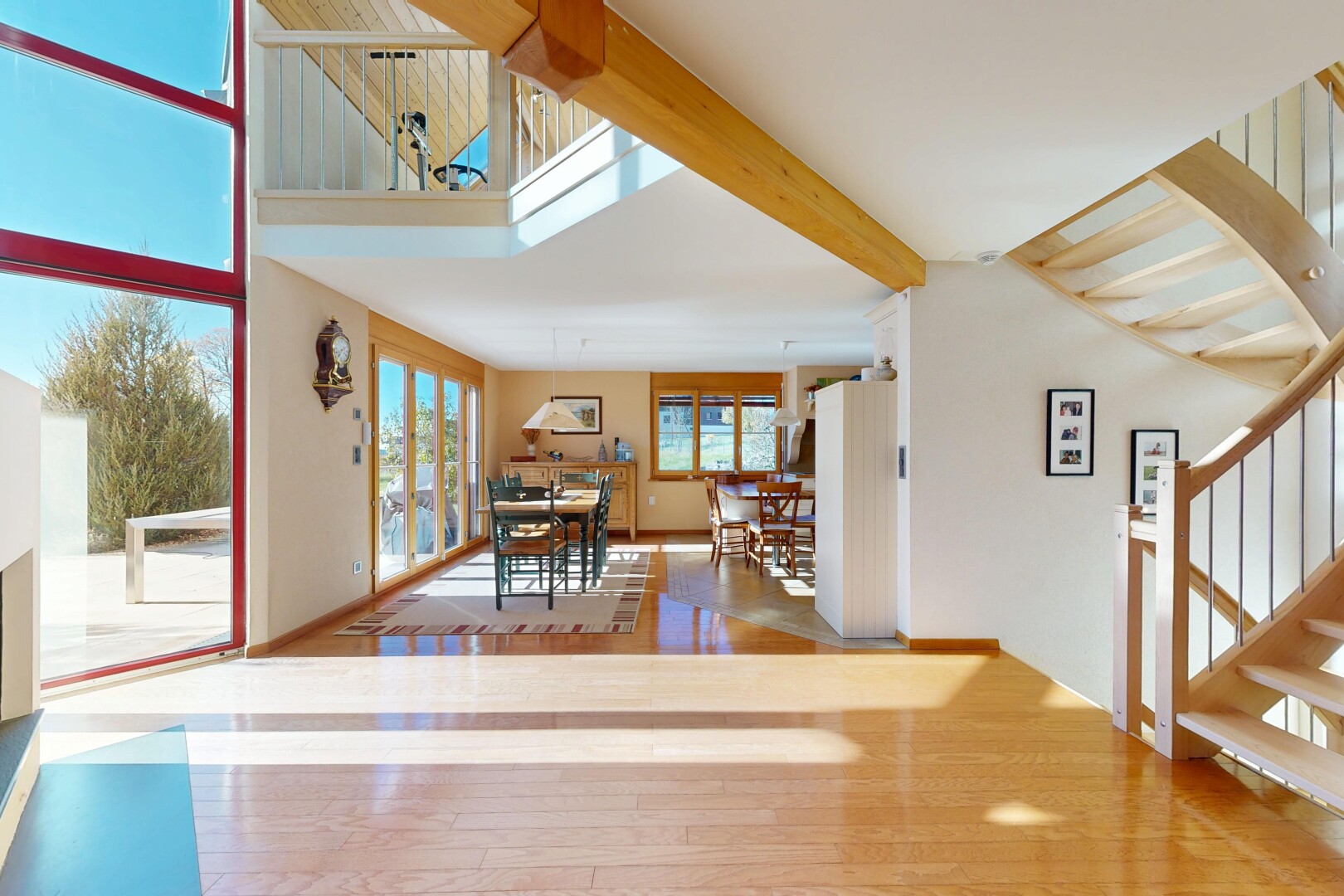esszimmer mit treppen, natürliches licht, natural light, gipskartonwand, und drywall
