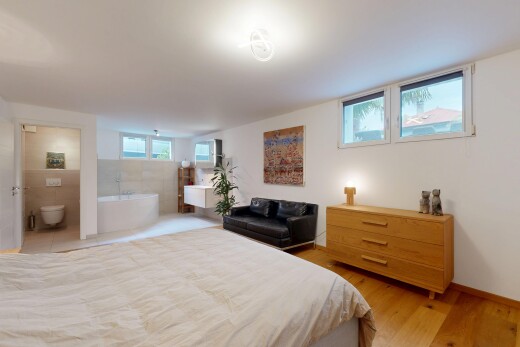 zimmer / schlafzimmer mit keller, natural light, natürliches licht, drywall, und gipskartonwand