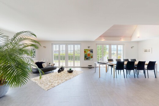 wohn- / esszimmer mit natural light, natürliches licht, drywall, gipskartonwand, und inside property