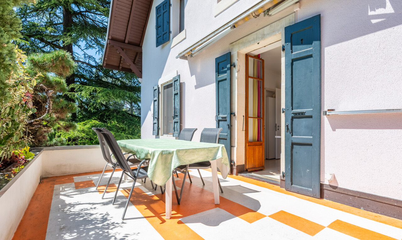 terrasse mit essbereich im freien und terrasse