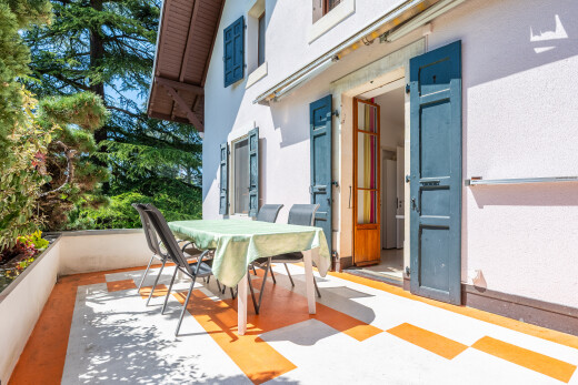 terrasse mit essbereich im freien und terrasse
