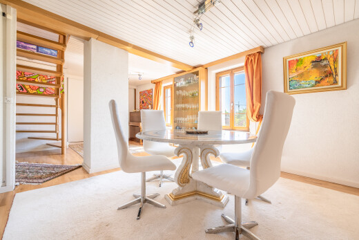 esszimmer mit natürliches licht, natural light, inside property, gipskartonwand, und drywall