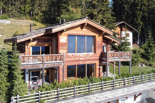 façade avec pergola