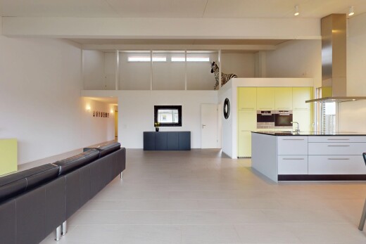 reception / lobby with sink