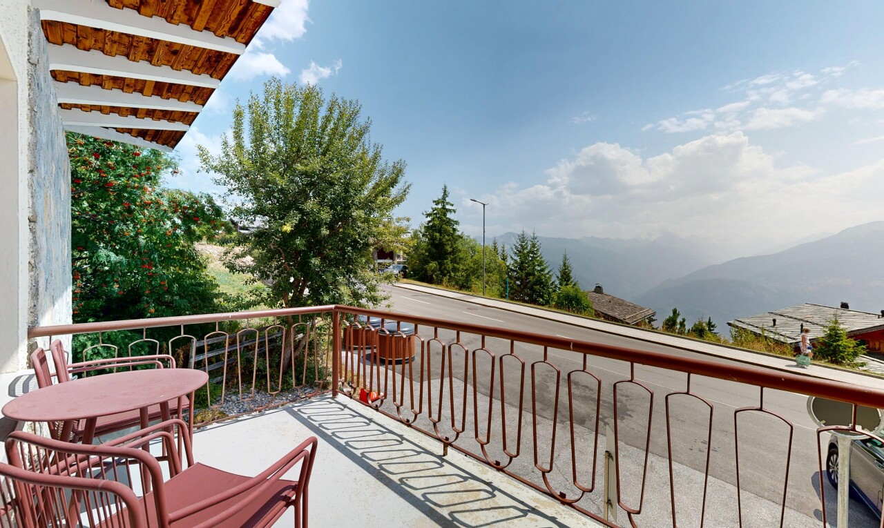 balcon avec balcon, from property, et day time