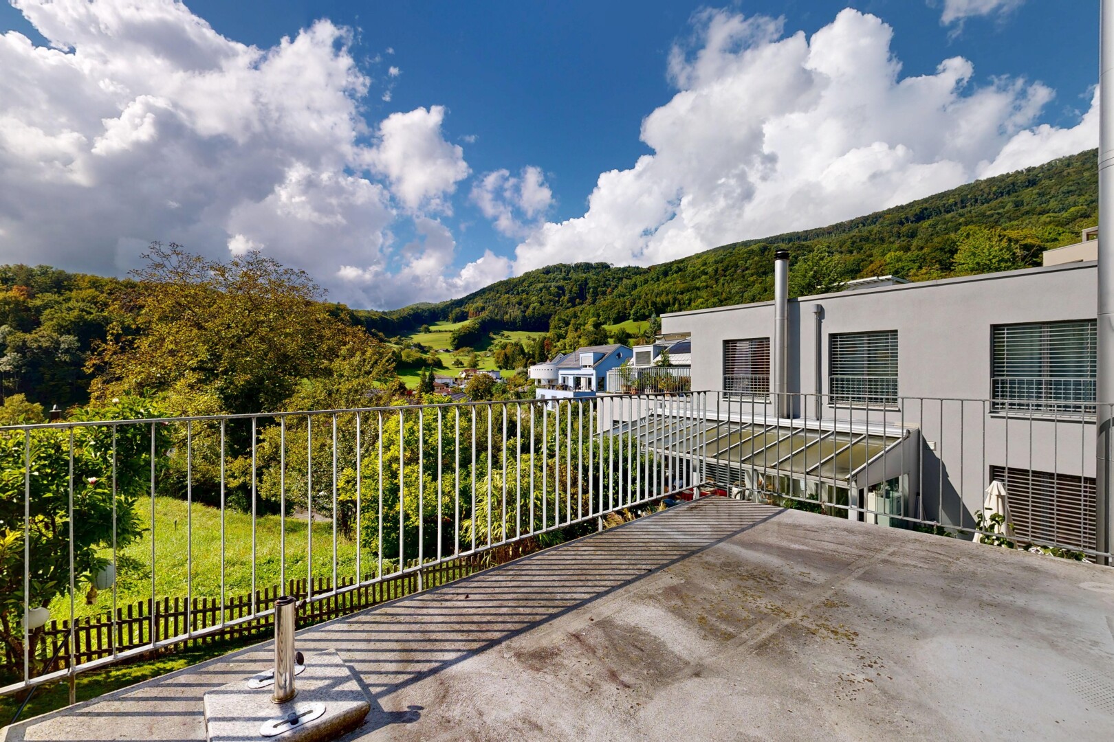 terrasse avec terrasse, day time, vue sur la montagne, et mountain view