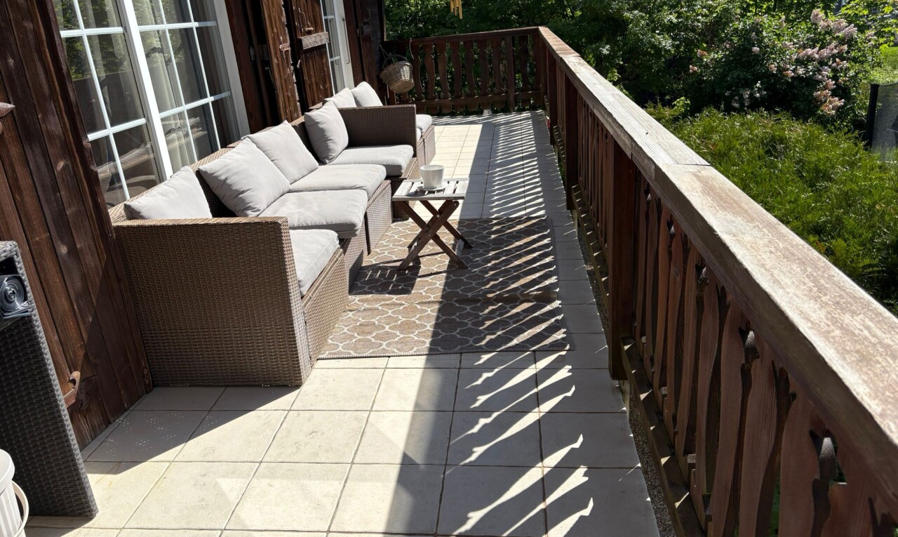 balcon avec espace de vie extérieur, from property, et balcon