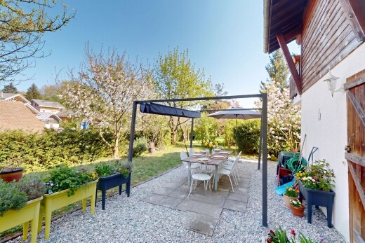 terrasse avec terrasse, coin repas extérieur, day time, et from property
