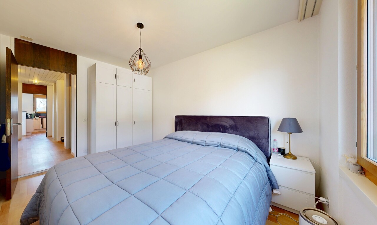 room / bedroom featuring a closet