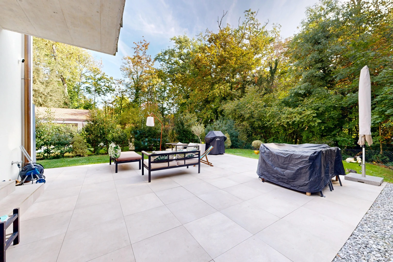 terrasse mit terrasse, from property, und day time