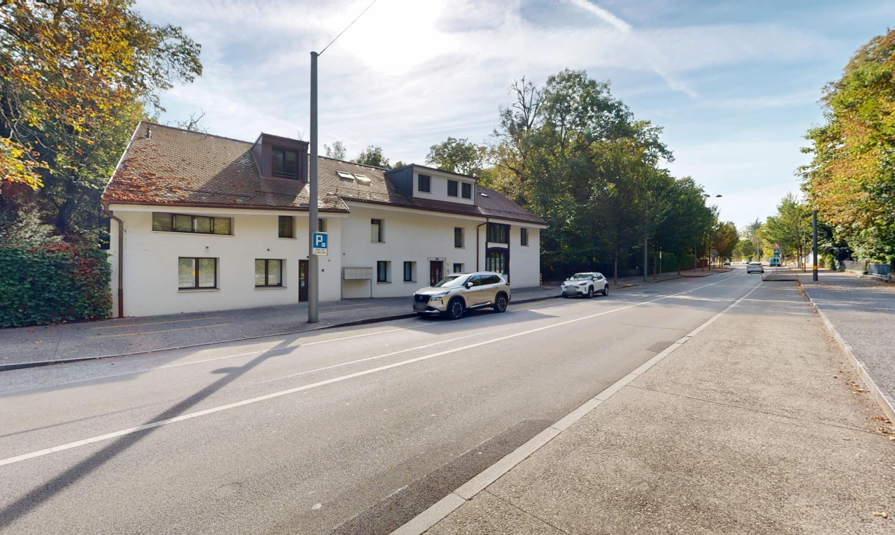 außenansicht mit dachgaube und day time