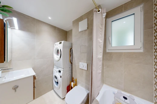 bad mit komplettes badezimmer, waschturm, schminktisch, tile wall, und fliesenwand