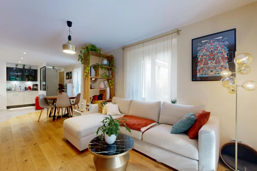 wohn- / esszimmer mit einbauleuchten, pendelleuchte, gipskartonwand, drywall, und inside property