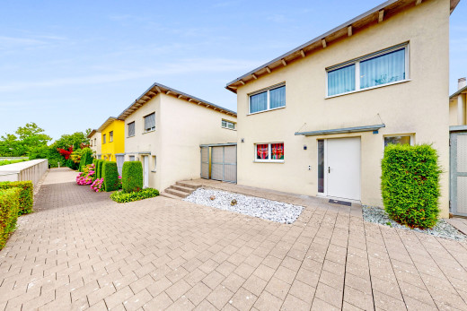 außenansicht mit terrasse