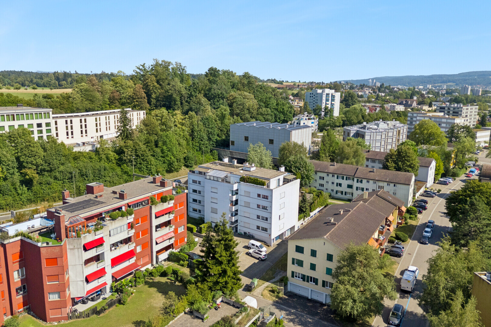 außenansicht mit day time, apartment complex view, und blick auf wohnanlage