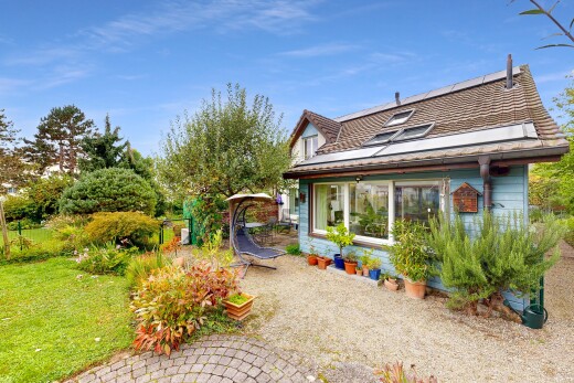 garten mit property visible, day time, terrasse, und rasen