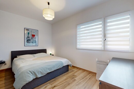 chambre avec lumière naturelle, natural light, cloison sèche, drywall, et inside property