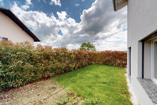 jardin avec from property, pelouse, et day time