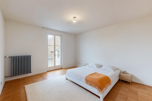 zimmer / schlafzimmer mit natürliches licht und kühler