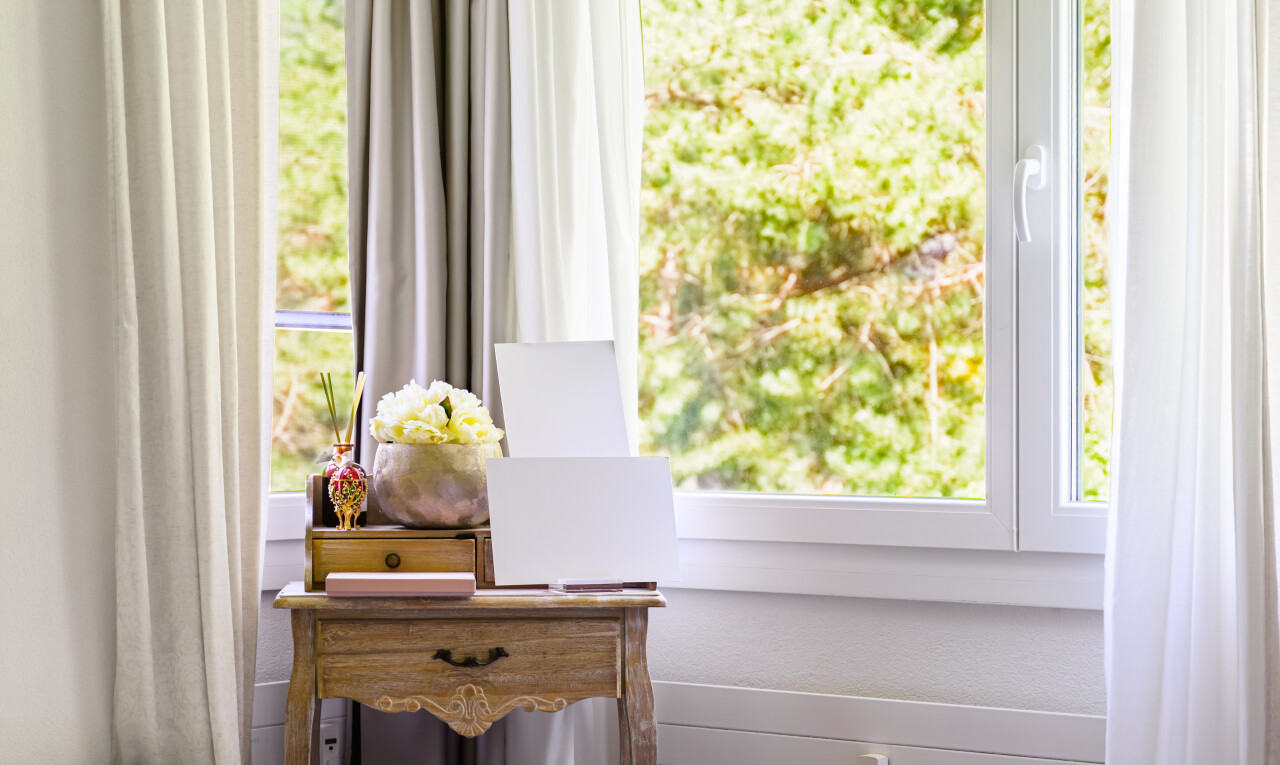 einzelheiten mit inside property, window, wall / siding, und interior
