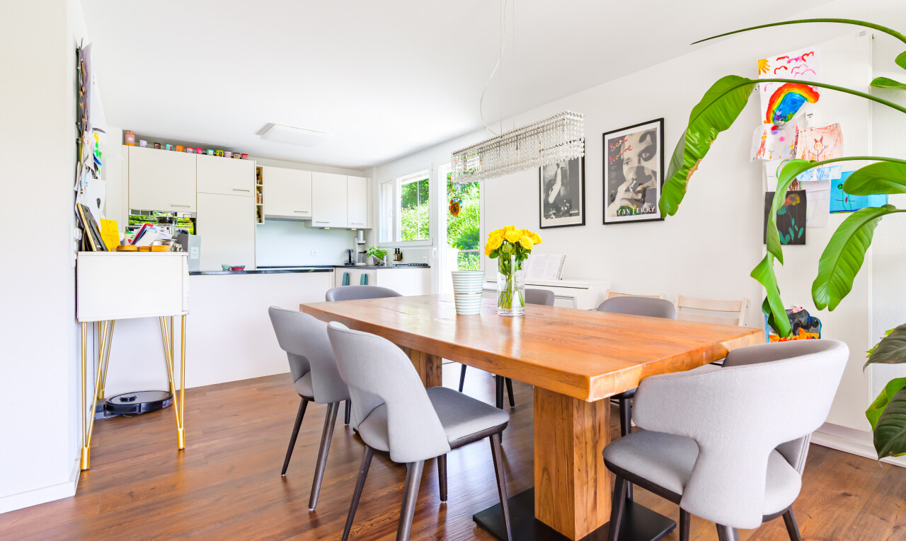 esszimmer mit inside property, natural light, natürliches licht, drywall, und gipskartonwand