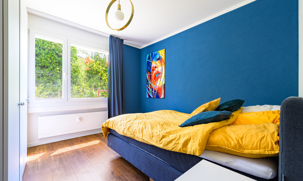 zimmer / schlafzimmer mit inside property, natürliches licht, natural light, gipskartonwand, und drywall