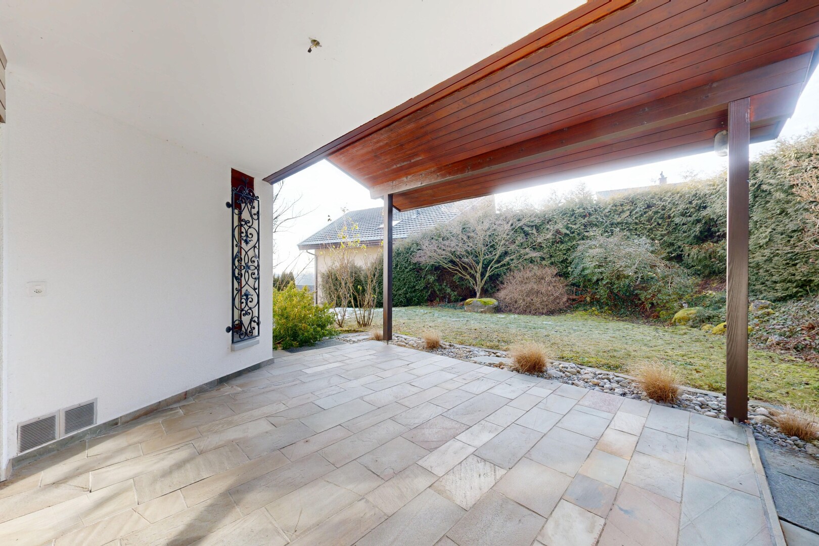 terrasse avec terrasse, overcast, from property, et ventilation
