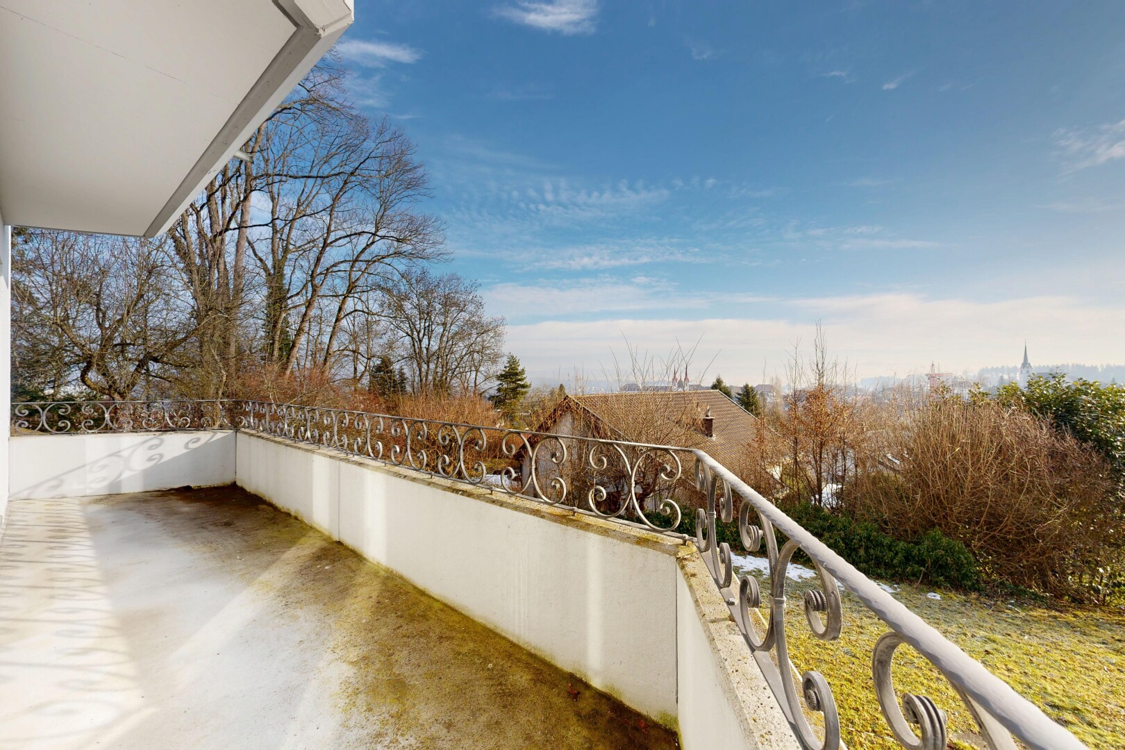 balcon avec from property, day time, et terrasse