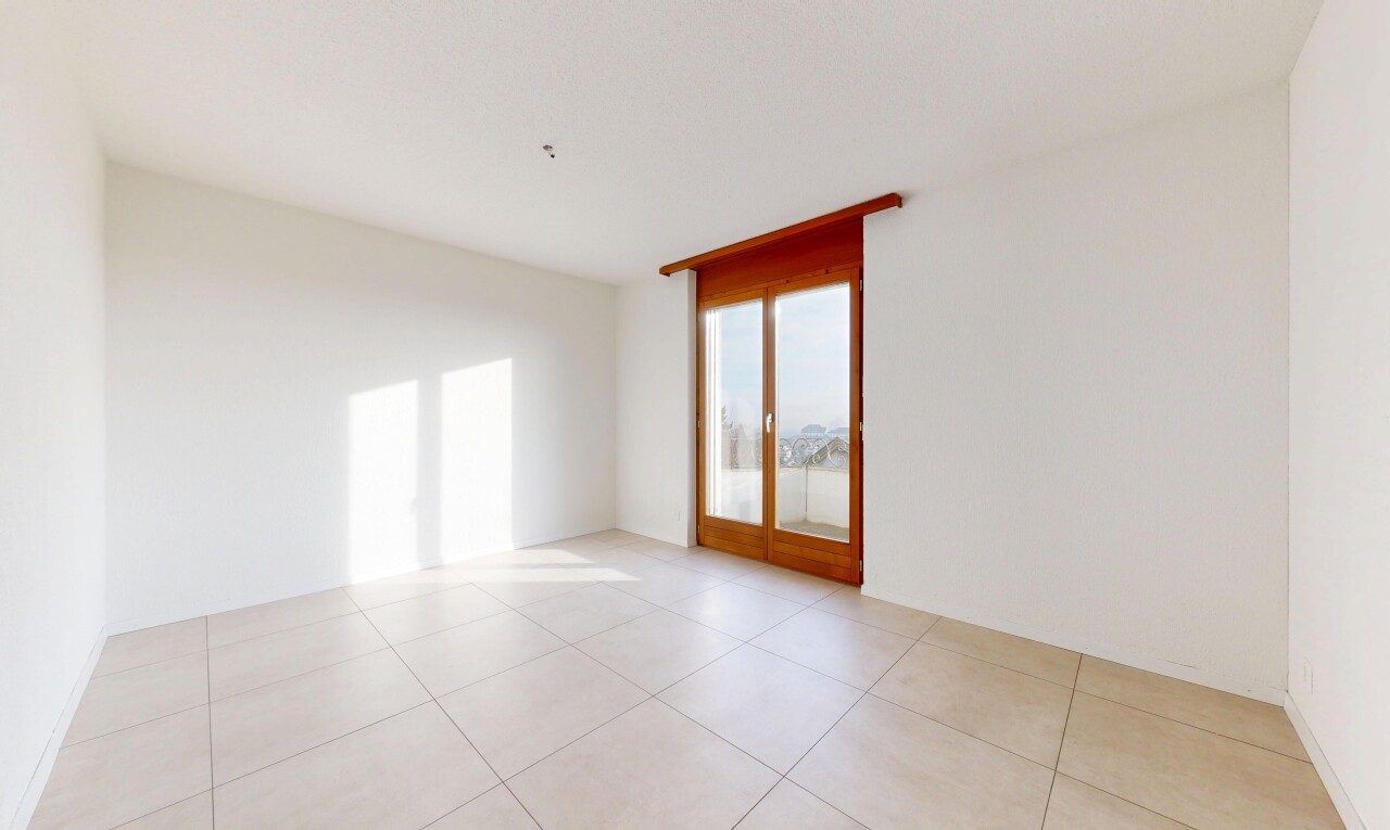 pièce vide avec lumière naturelle, natural light, cloison sèche, drywall, et inside property