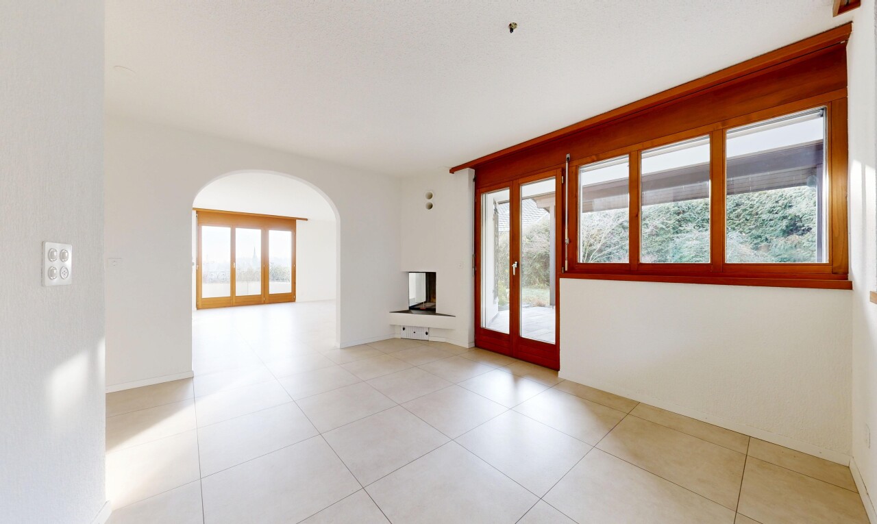 pièce vide avec inside property, lumière naturelle, natural light, cloison sèche, et drywall
