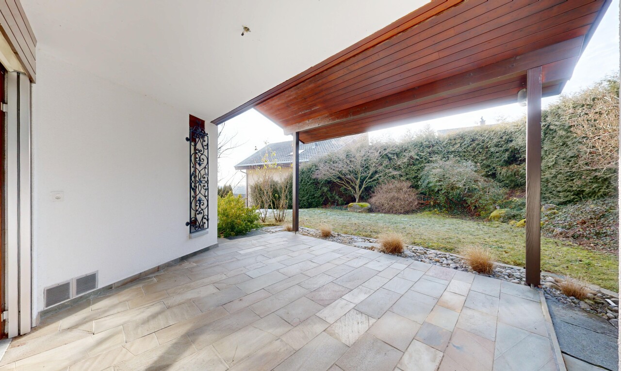 terrasse avec terrasse, overcast, from property, et ventilation