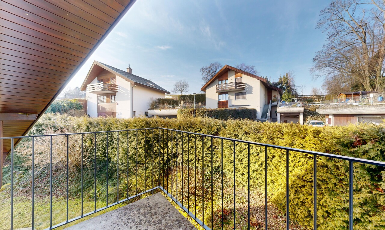 balcon avec from property, balcon, et day time