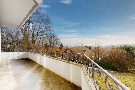 balcon avec from property, day time, et terrasse