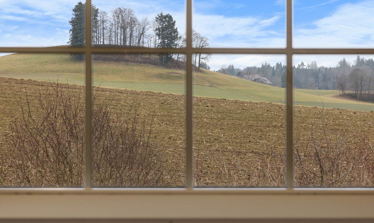 blick auf die berge mit day time, inside property, golfplatzblick, und golf course view